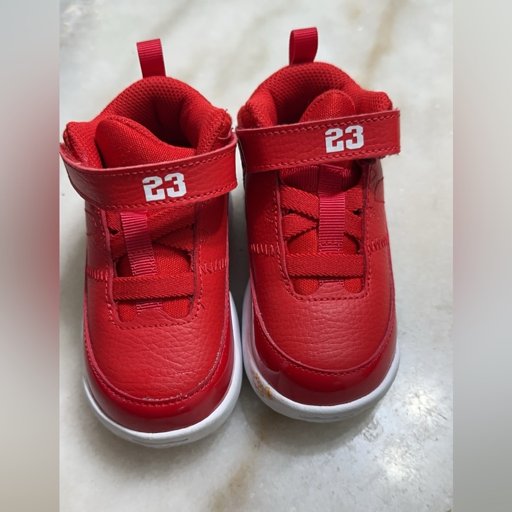 Jordan Max Aura "RED/White" Toddler size 7c
